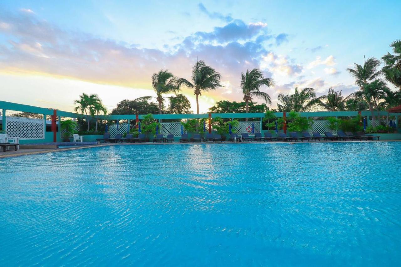 Hua Hin Grand Hotel And Plaza - Sha Extra Plus Bagian luar foto