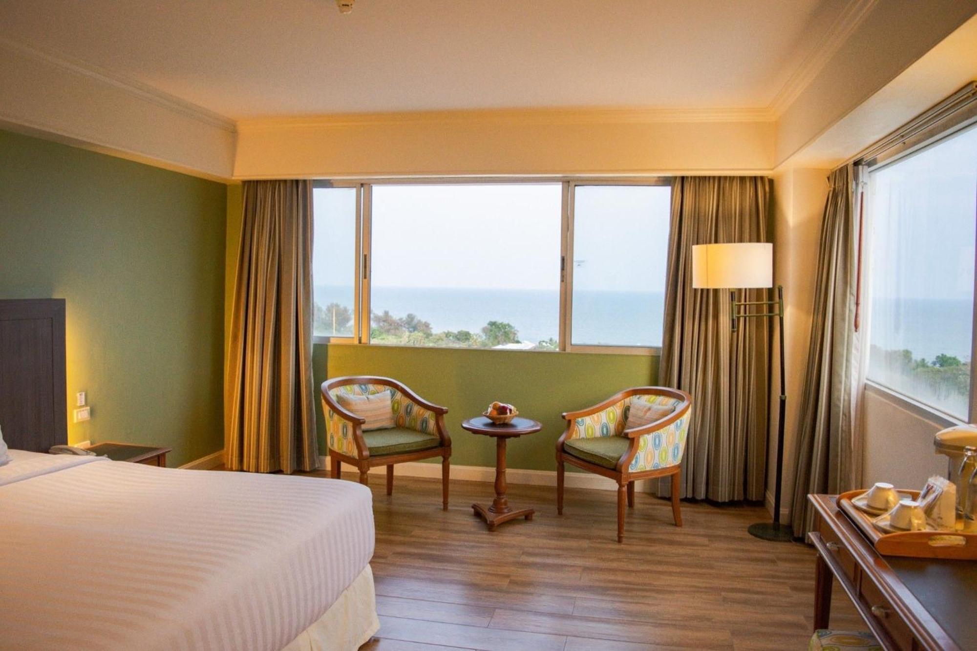 Hua Hin Grand Hotel And Plaza - Sha Extra Plus Bagian luar foto