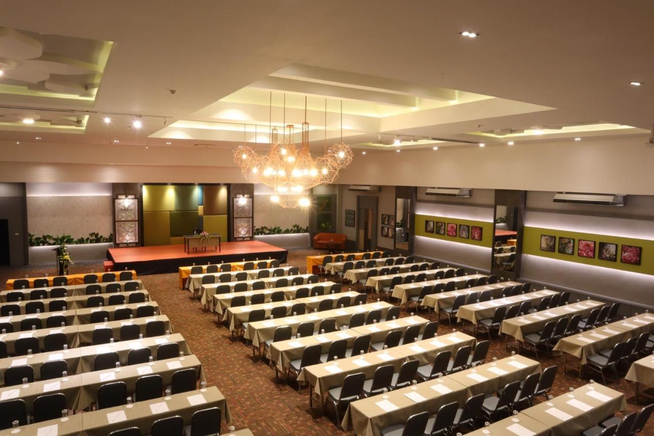 Hua Hin Grand Hotel And Plaza - Sha Extra Plus Bagian luar foto